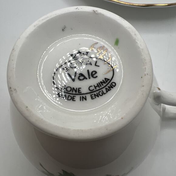 Vintage Royal Vale Pink/Blue Floral (Bone China) Tea Cup/Saucer England - Picture 4 of 7